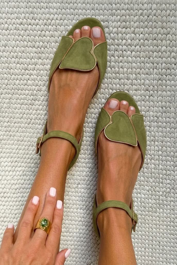 Open-Toe Pink Sandals with Ankle Strap and Heart Motif